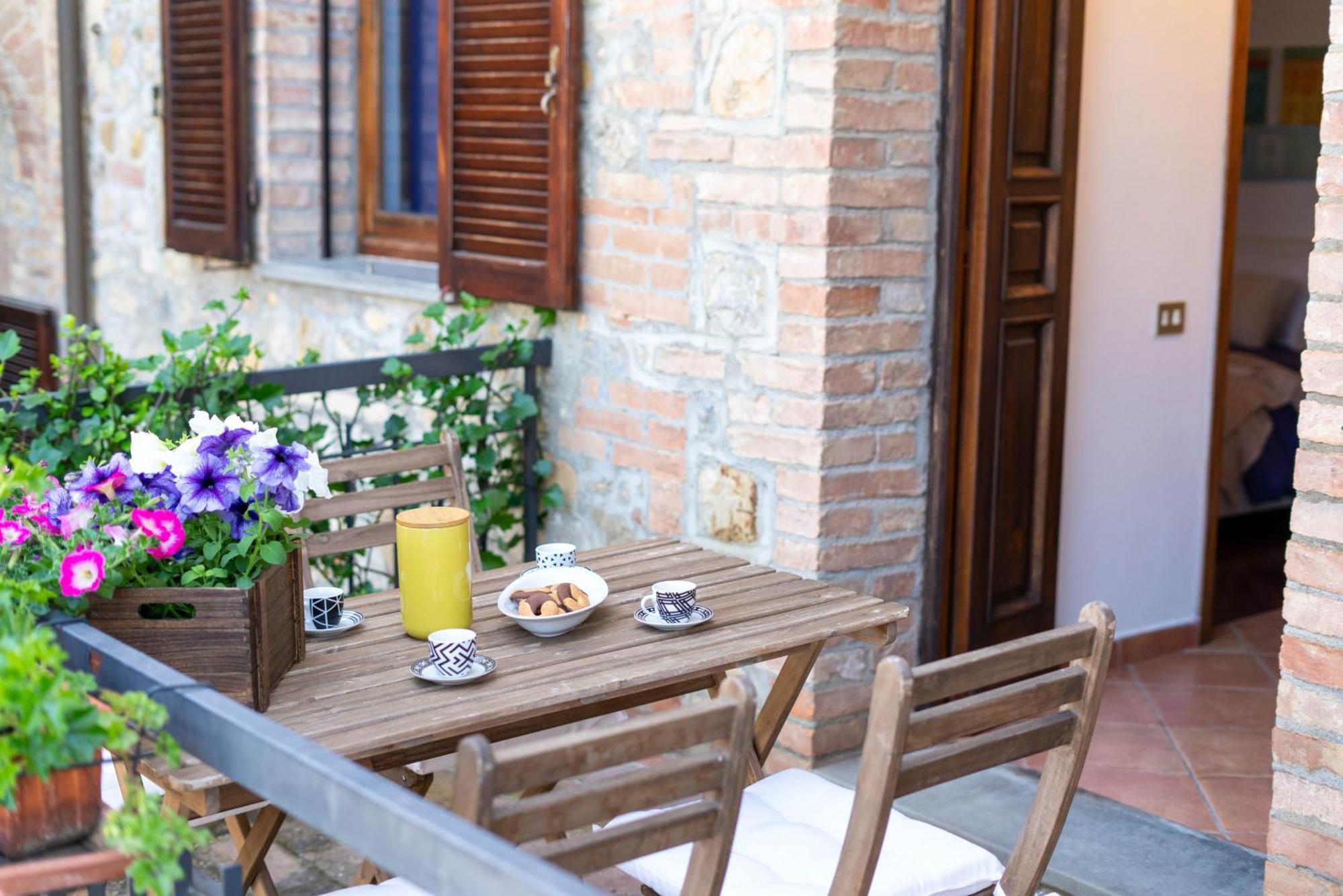 Poggio Nociano Apartment Siena Bagian luar foto